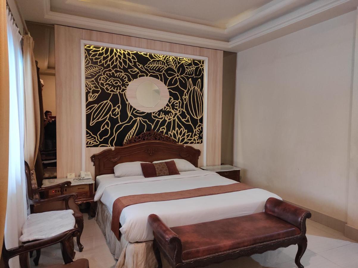 Hotel Indah Palace