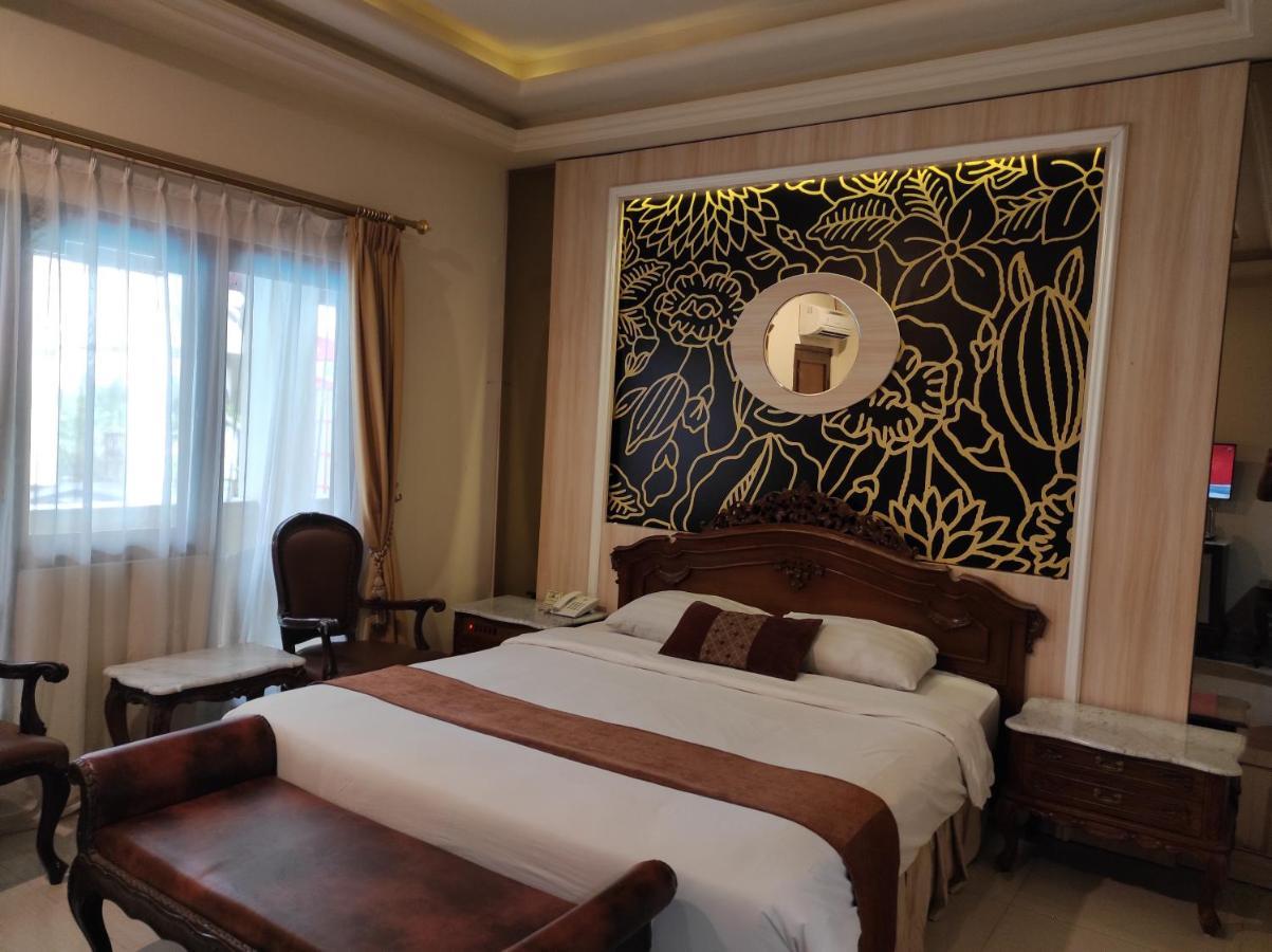 Indah Palace