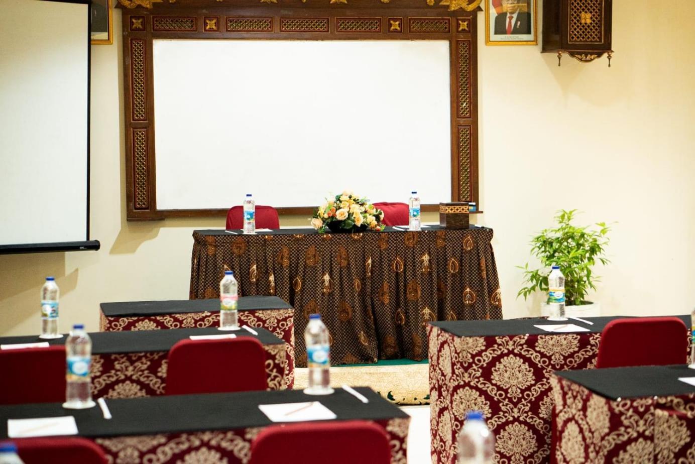Indah Palace Hotel 3*