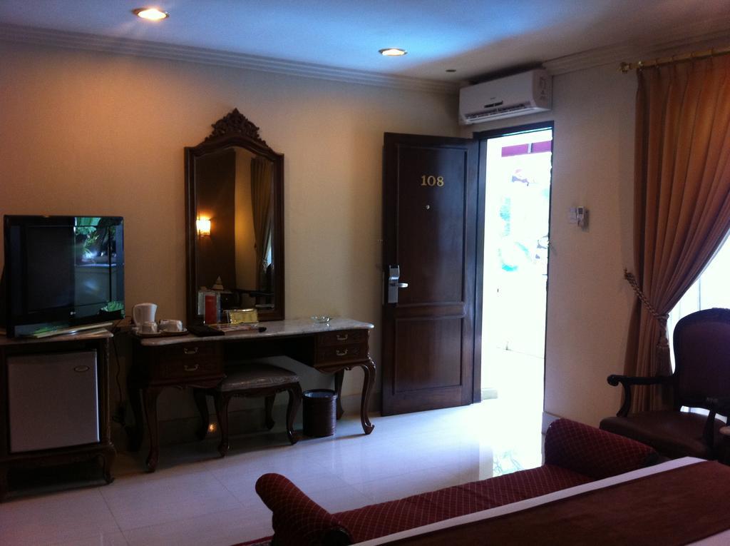 Indah Palace Hotel 3*